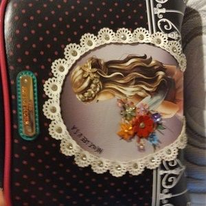 Nicole Lee pocketbook